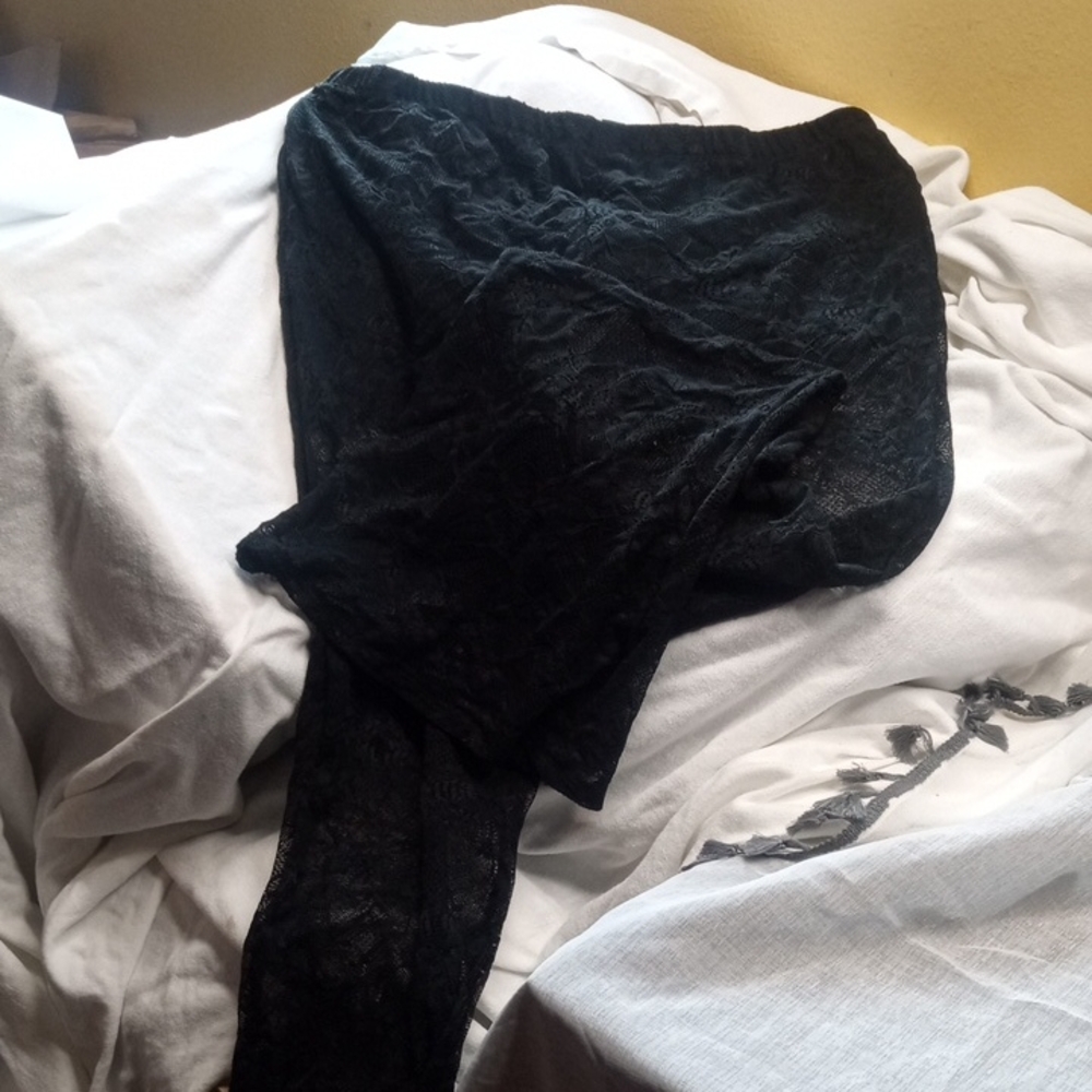 Elegant Black Lace Leggings